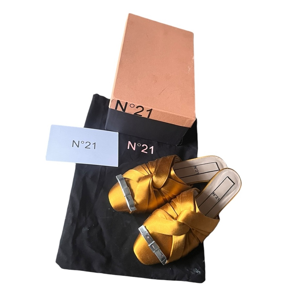 No 21 gold and silver slippers - Picture 3 of 12
